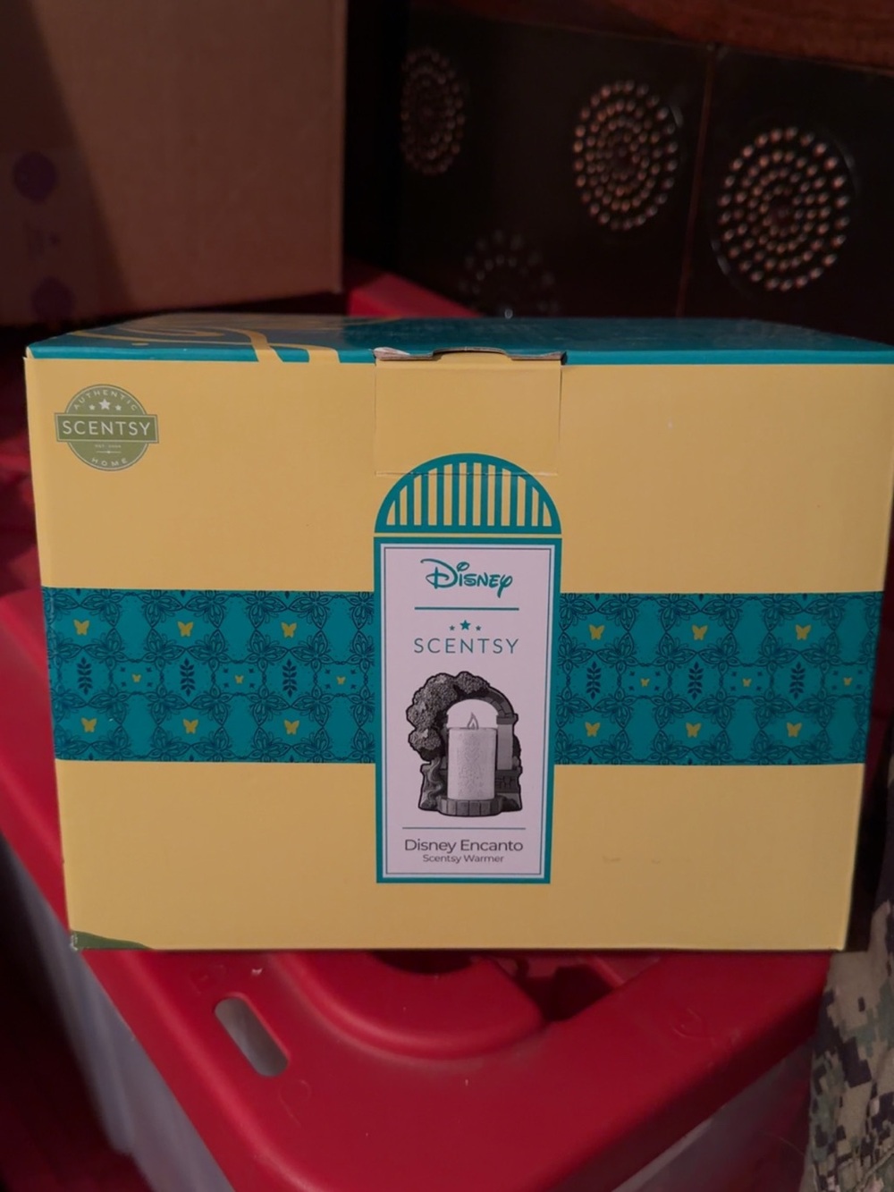 Scentsy Disney Encanto Yellow and Teal Warmer Box